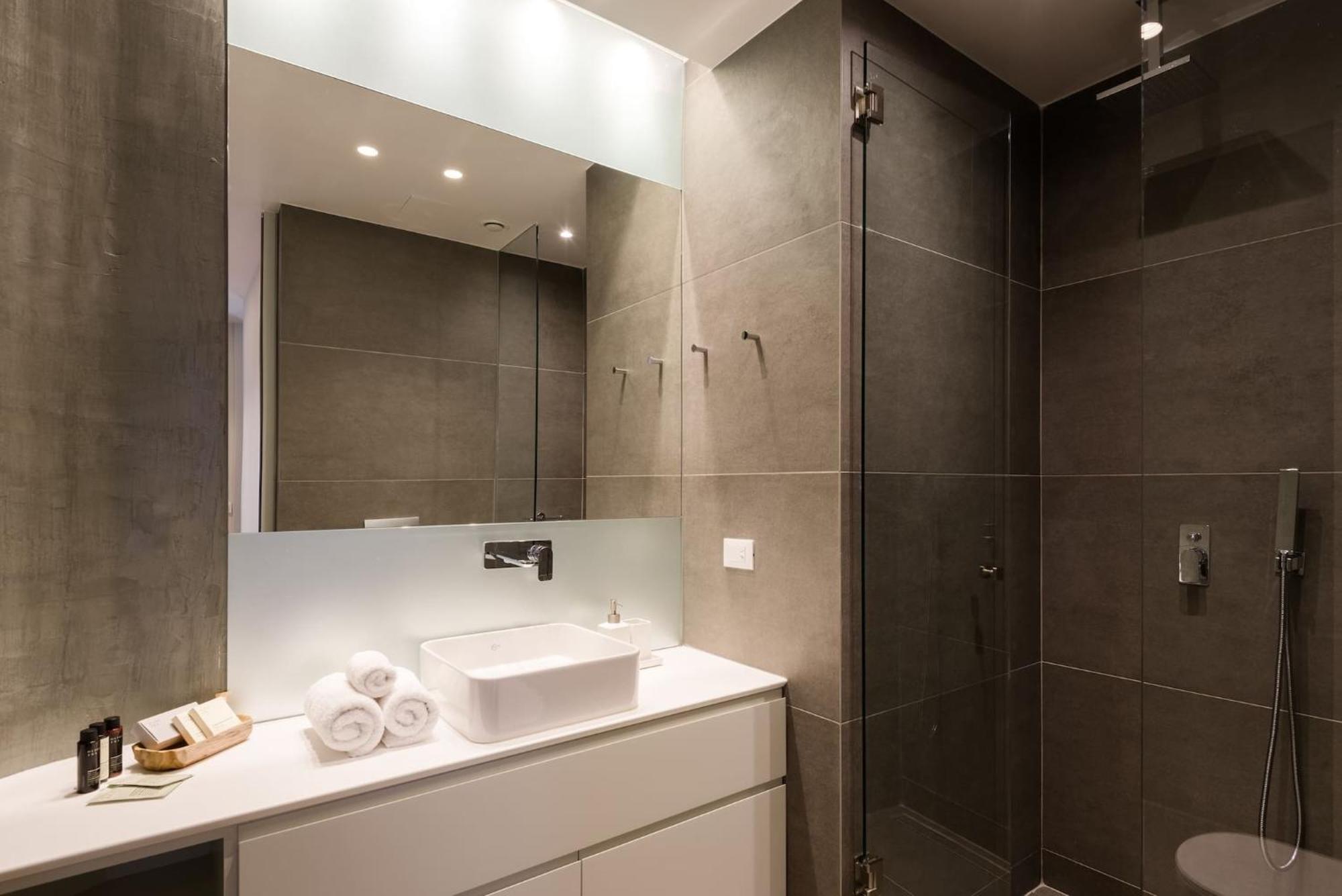 Urban Apt With Stunning Acropolis View & Roofdeck Athen Eksteriør billede