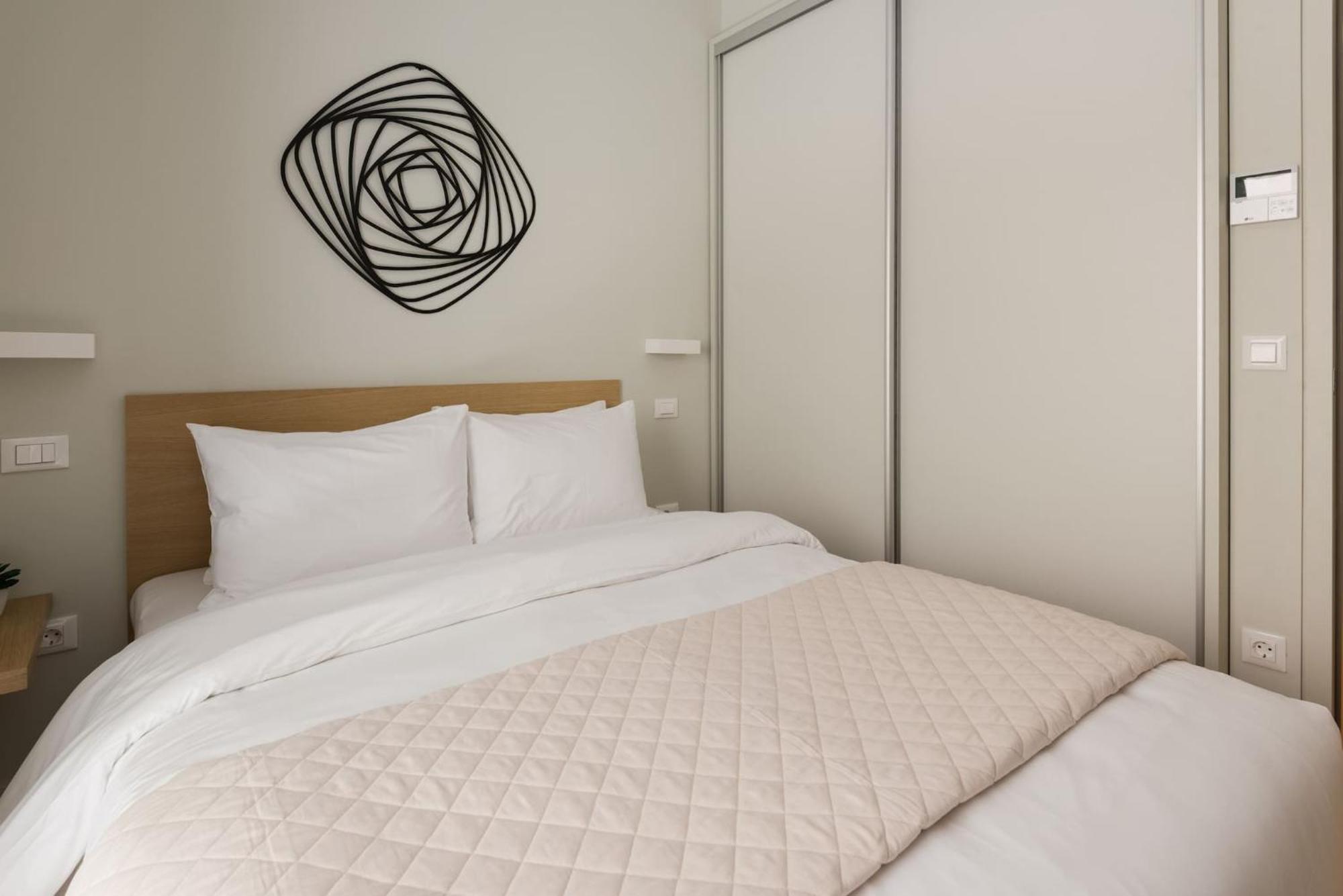 Urban Apt With Stunning Acropolis View & Roofdeck Athen Eksteriør billede